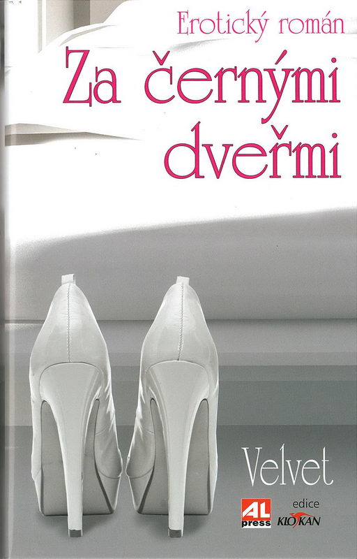 Za černými dveřmi -Velvet
