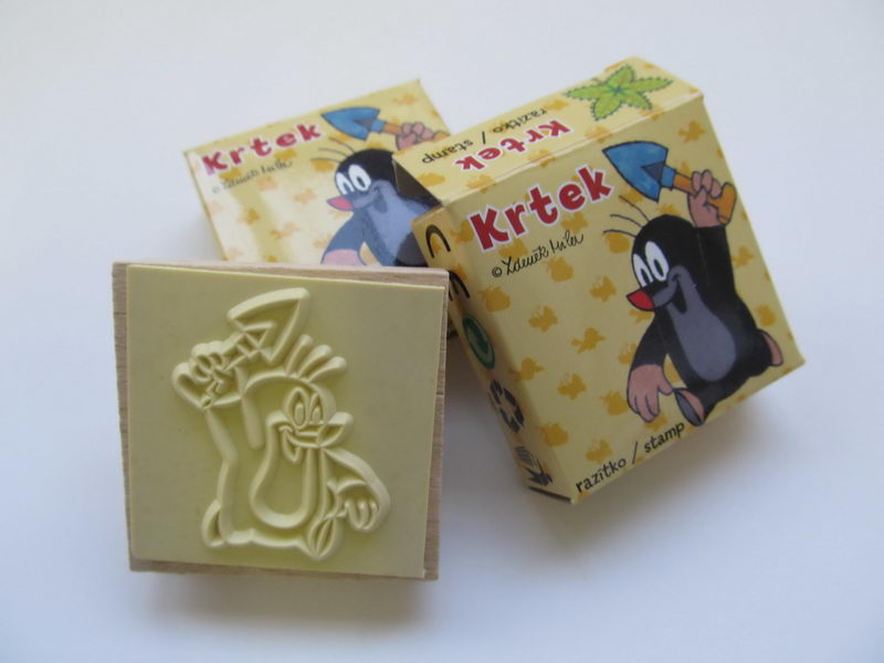 Krtek dřevěná razítka - Krtek s rýčem